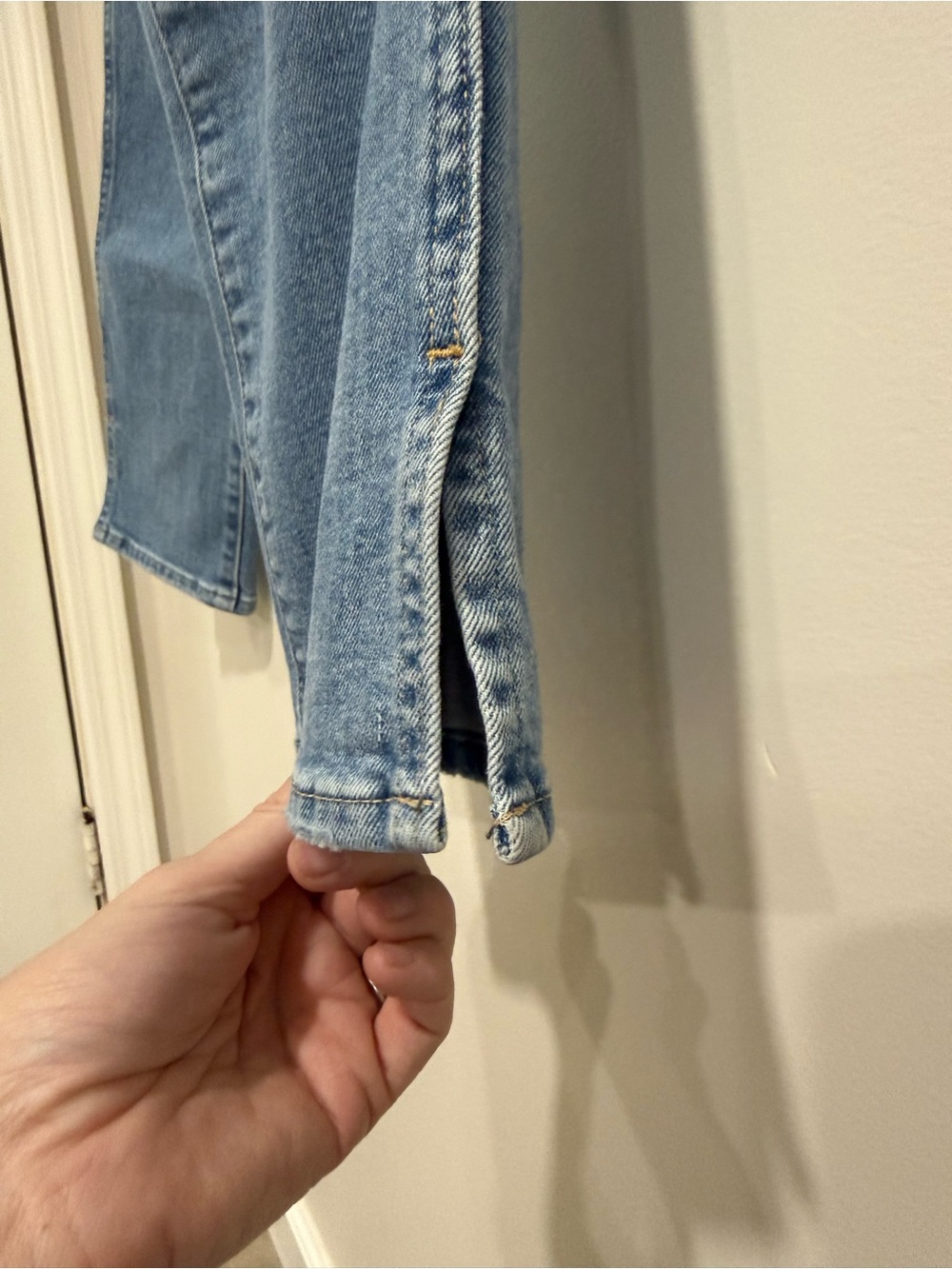 GAP Women's Straight-Leg Jeans in Light Blue - Picture 3 of 3